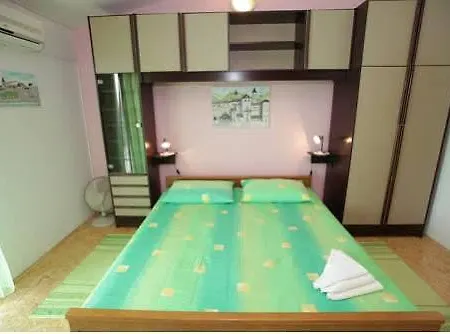 Apartment Irena *