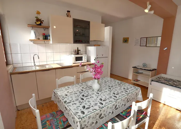 Апартаменти Irena *